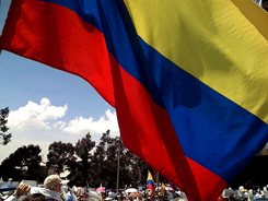 Alvaro Villarraga bandera Colombia