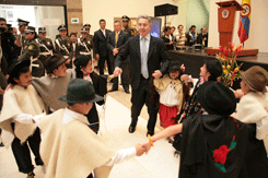 Ernesto Rojas Uribe baila