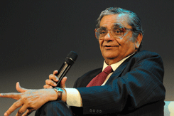Roberto_Angulo_Jagdish_Bhagwati