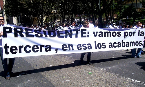 Reelección, paz y democracia