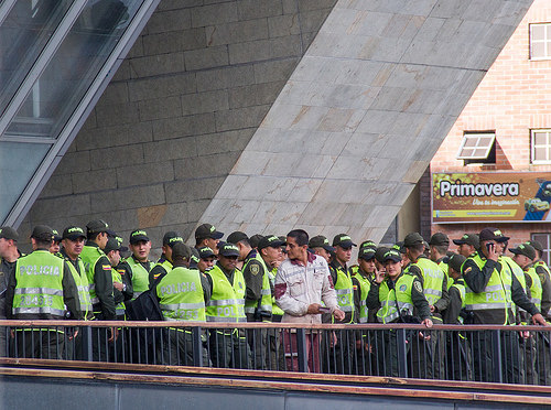 Patrulleros de la Policía Nacional en Medellín.