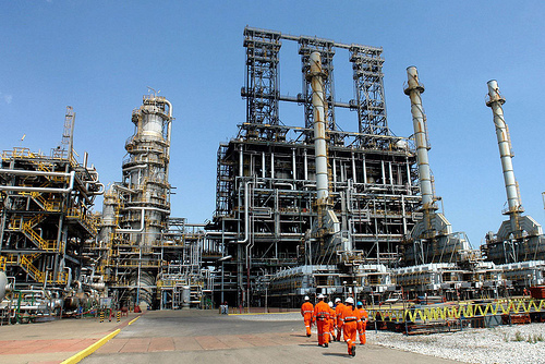 Instalaciones petroleras en Puerto La Cruz, Venezuela.