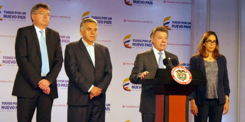 El Presidente Santos se dirige a la Asociación Colombiana de Educadores durante el paro del magisterio.
