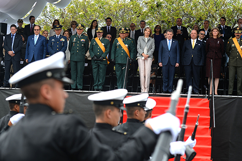 El Presidente Santos y la Cúpula Militar en el Desfile Militar el pasado 20 de julio.