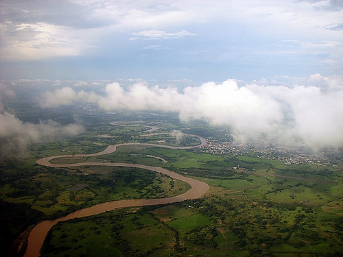 Vista aérea del río San Jorge en su paso por el municipio de Montelíbano en Córdoba.