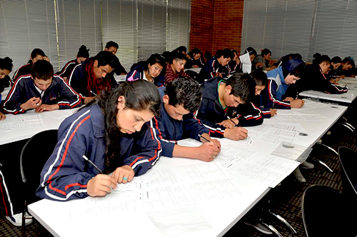 Estudiantes en Bogotá presentan las pruebas Saber Pro.