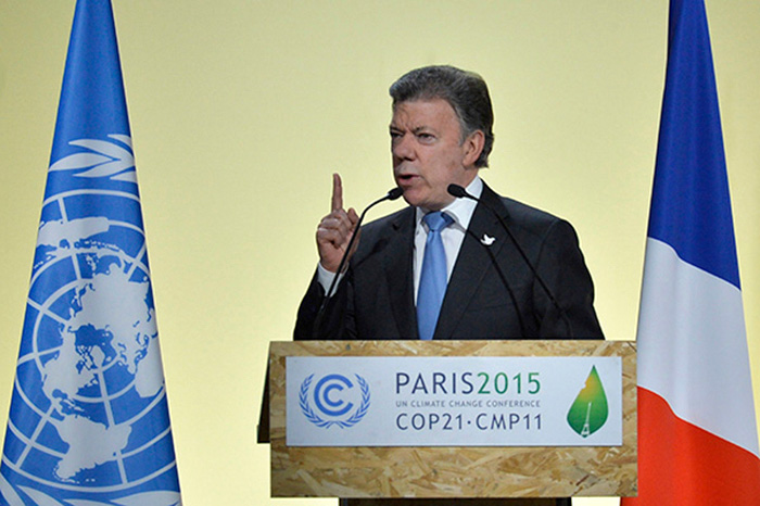 Presidente Juan Manuel Santos en la Cumbre Mundial del Cambio Climático en París. 