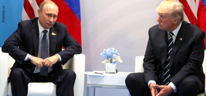 Vladimir Putin y Donald Trump en reunión en Helsinki. 