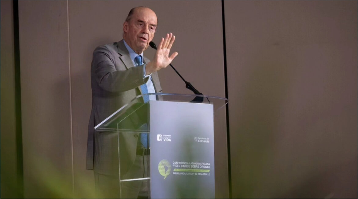 Alvaro-Leyva-licitacion-pasaporte-Antonio-Barreto