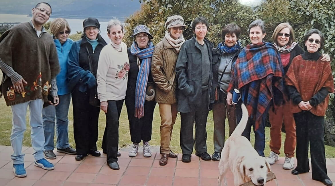 Grupo sociedad y mujer
