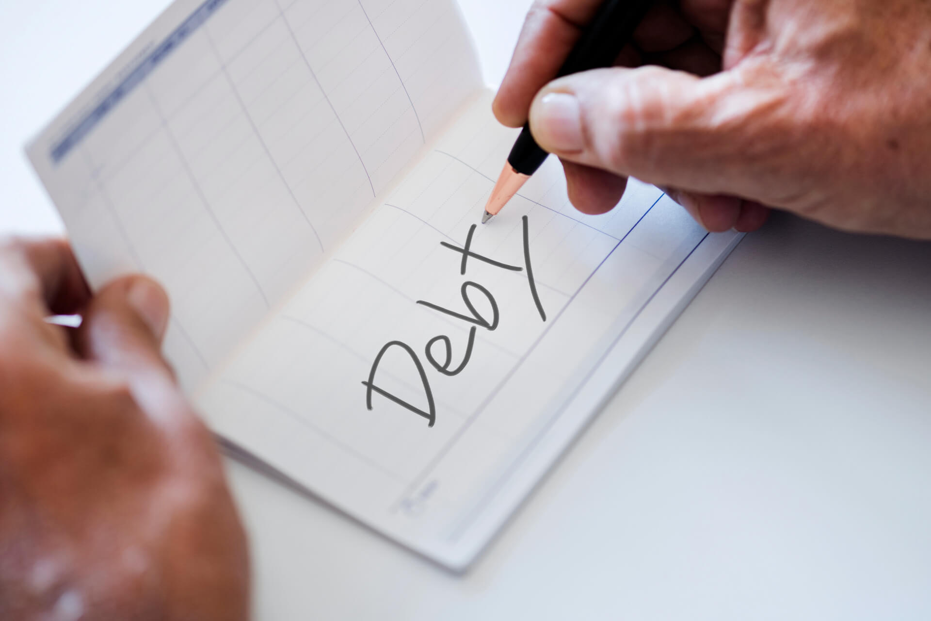 Repensar la resiliencia bancaria en un mundo de alta deuda*